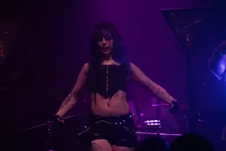 Loana - Dancer / Content