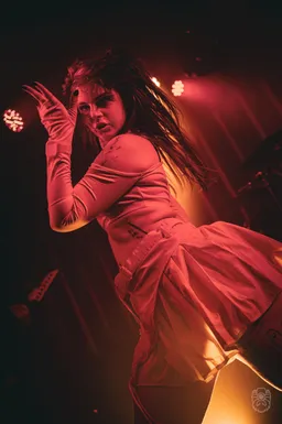 Loana - Dancer / Content